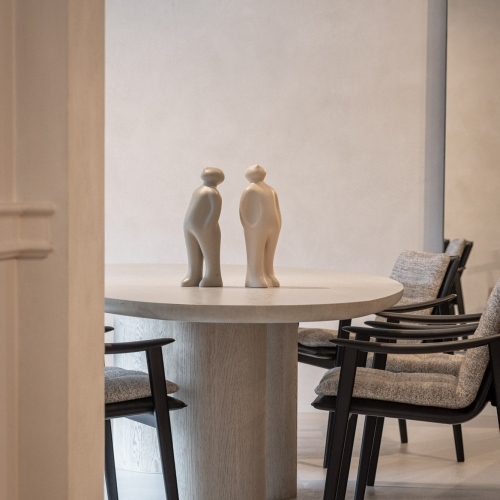 The Visitor plus - cor 01 - white