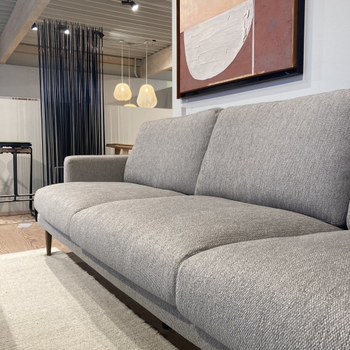 Veneda Slim sofa - expomodel